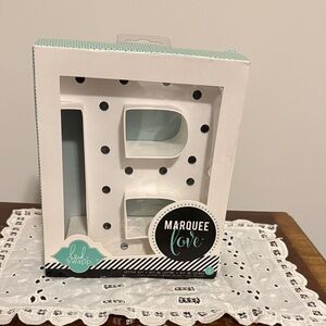 Heidi Swapp Marquee Love White Letter B